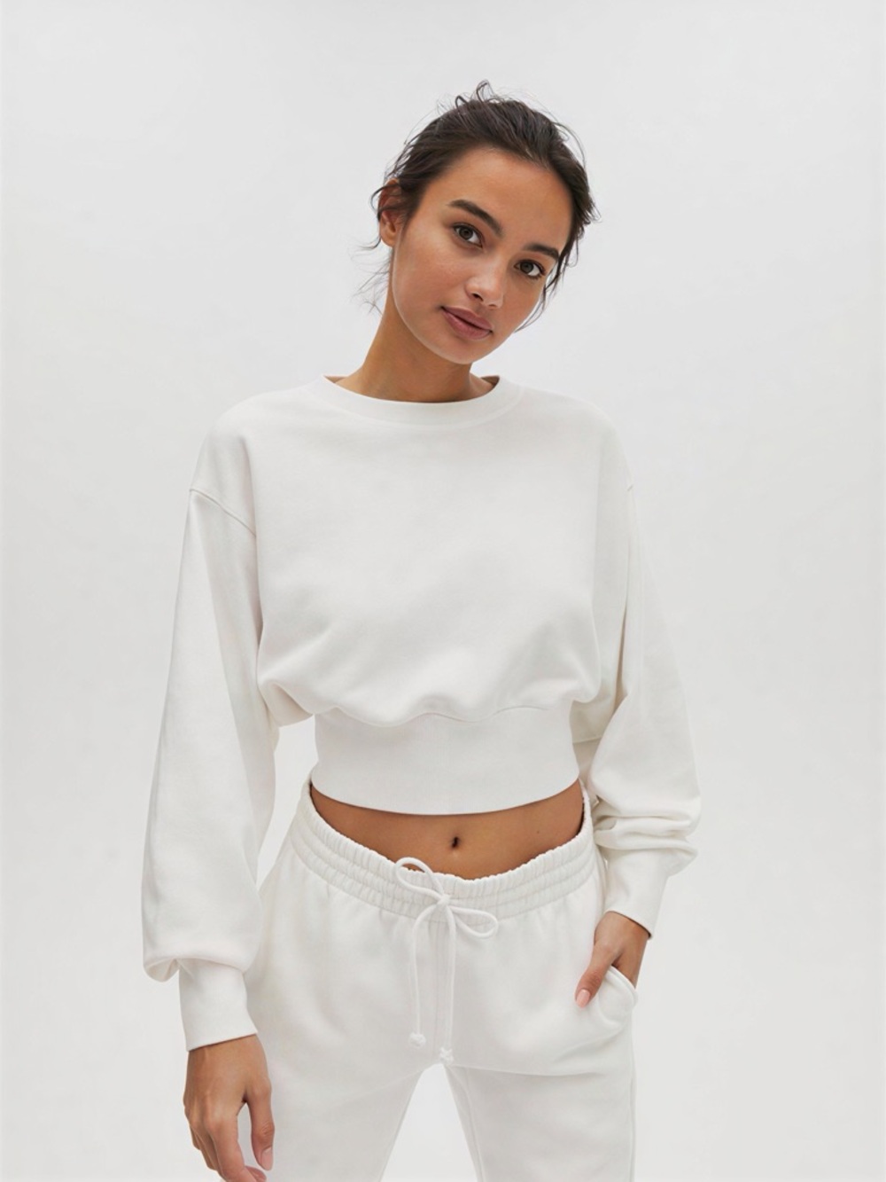 Aritzia TNA Perkins Cropped Sweatshirt